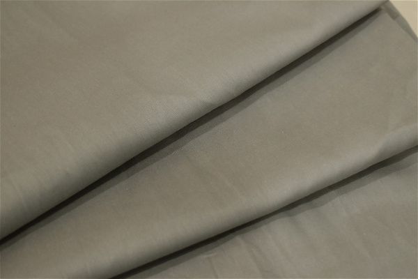 Простыня на резинке сатин (У) цвет:16-0000 TPX Светлый графит 2